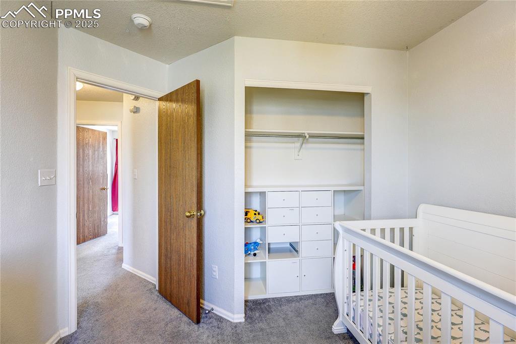 Image 11 of 17: Bedroom