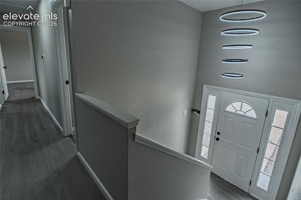 Image 9 of 36: Entry