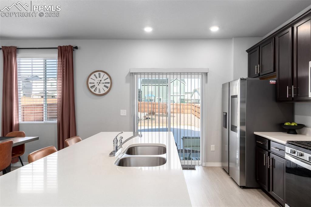 Image 13 of 50: Kitchen