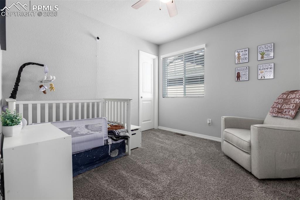 Image 26 of 50: Bedroom