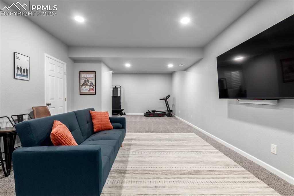 Image 29 of 50: Living Room