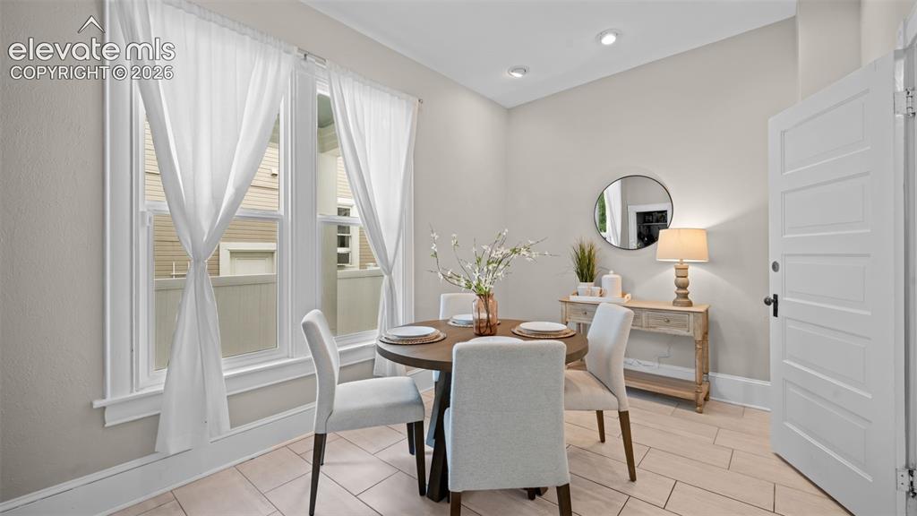 Image 17 of 46: Dining Area