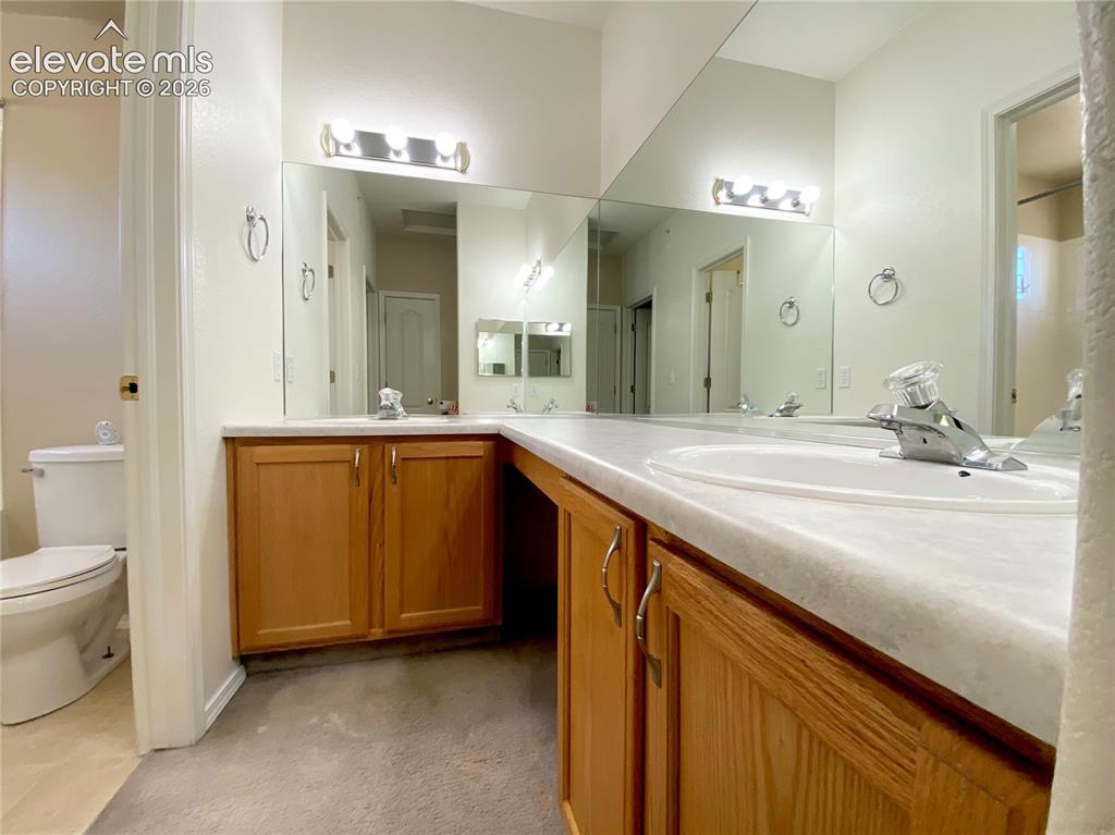 Image 11 of 16: Bathroom