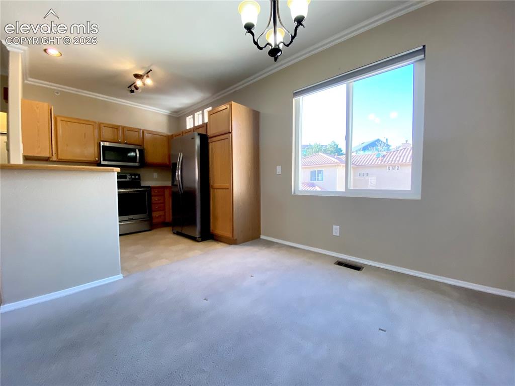 Image 5 of 16: Kitchen