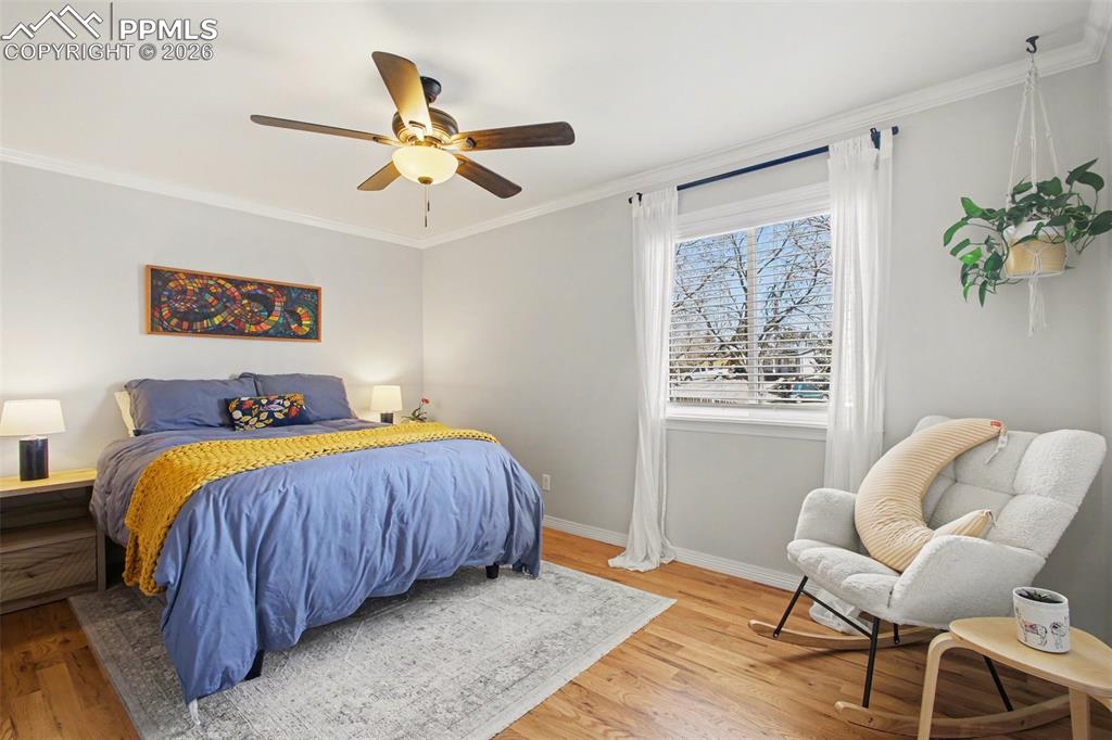 Image 13 of 30: Bedroom