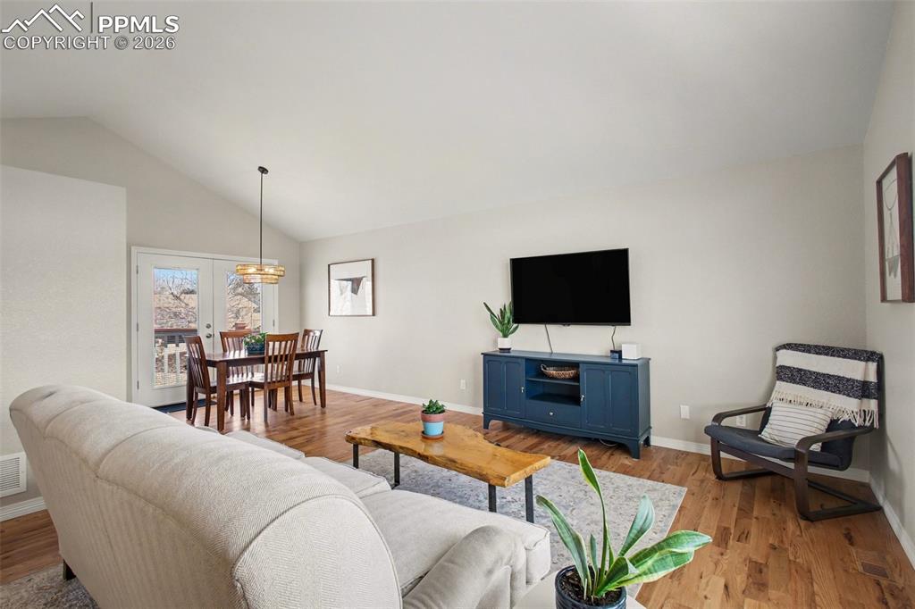 Image 5 of 30: Living Room