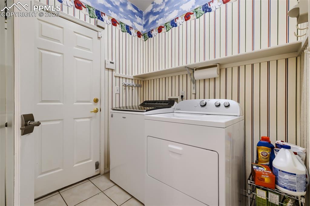 Image 19 of 31: Main level secondary bedroom  