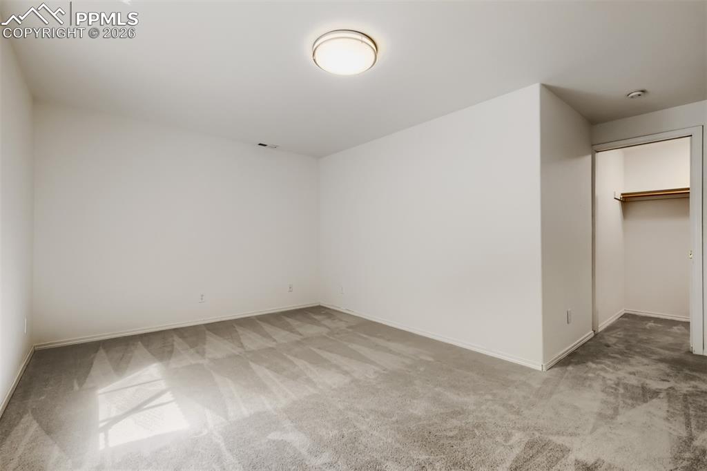 Image 23 of 31: View of main level floor plan / room layout