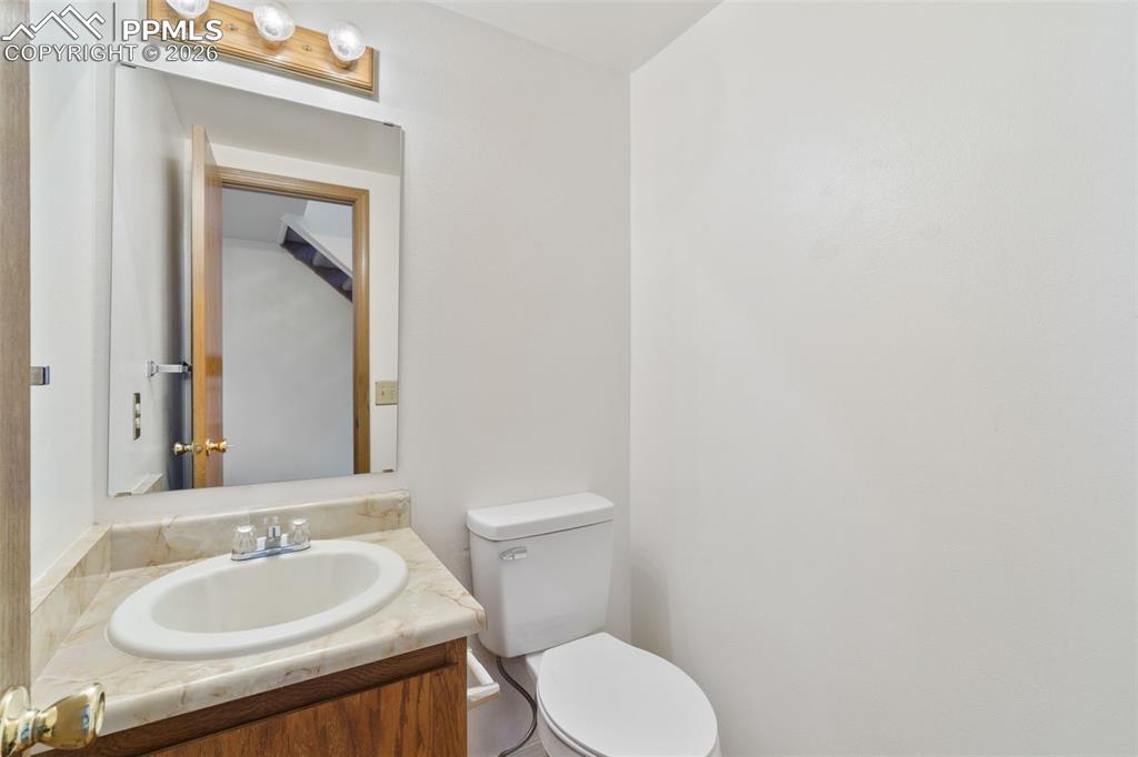 Image 20 of 34: Bathroom