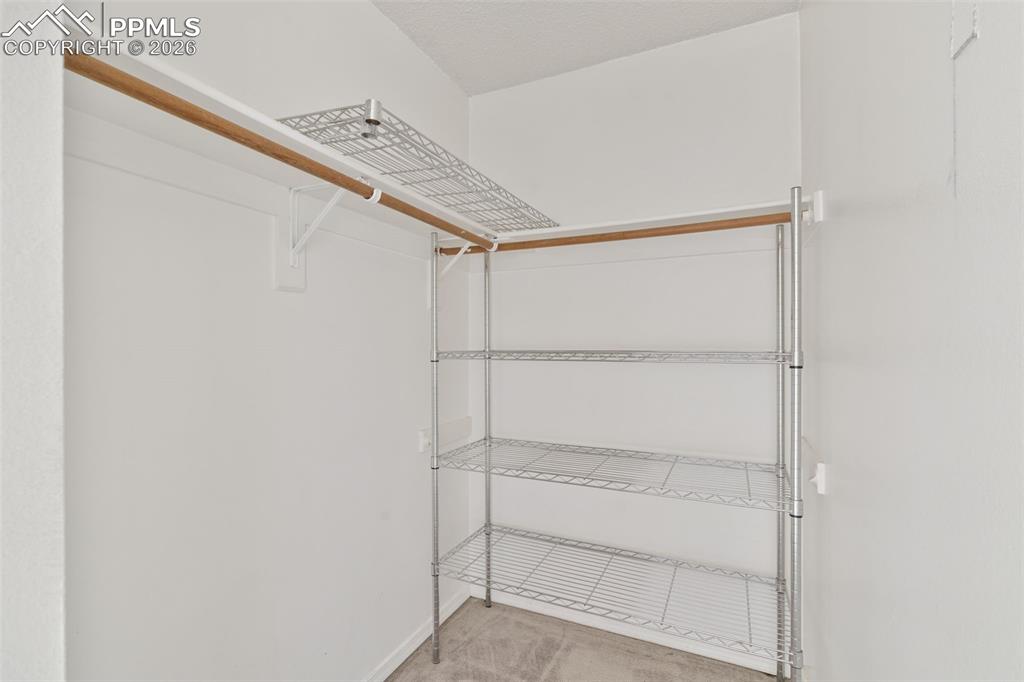 Image 25 of 34: Closet