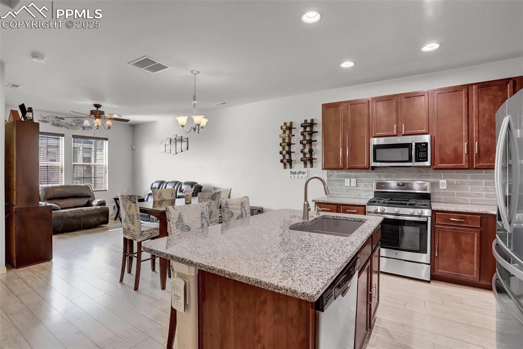 Image 10 of 32: Kitchen