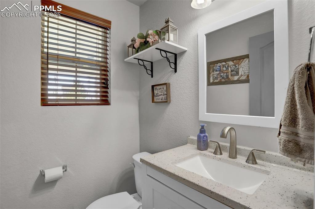Image 22 of 32: Bathroom