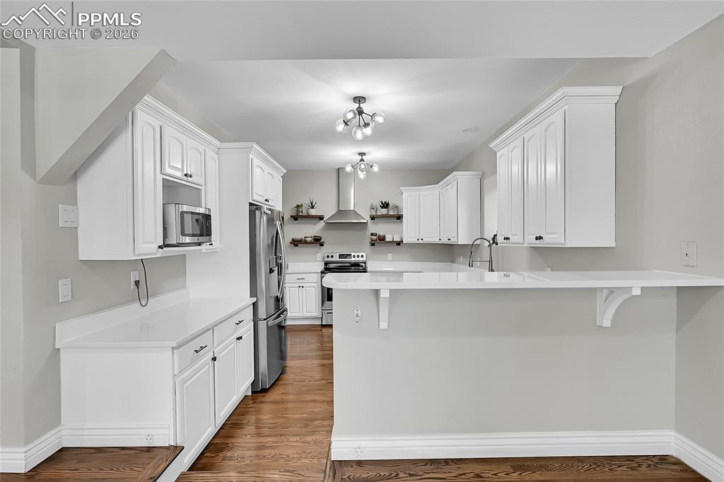 Image 11 of 35: Kitchen