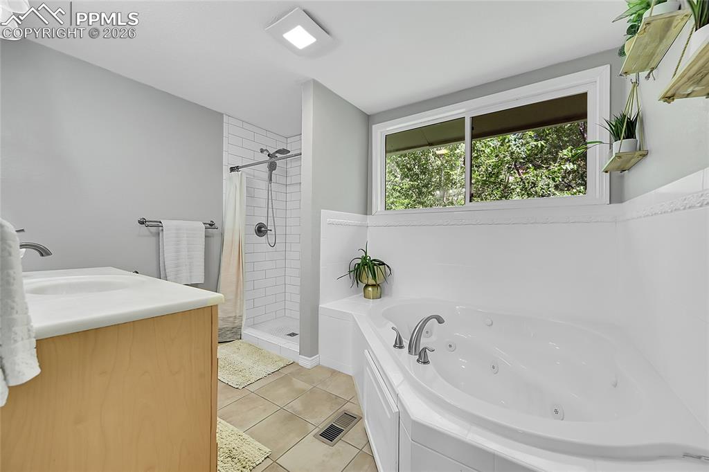 Image 17 of 35: Master Bathroom