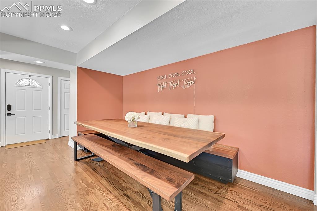 Image 6 of 35: Dining Area