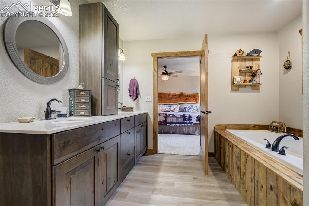 Image 18 of 43: Bathroom