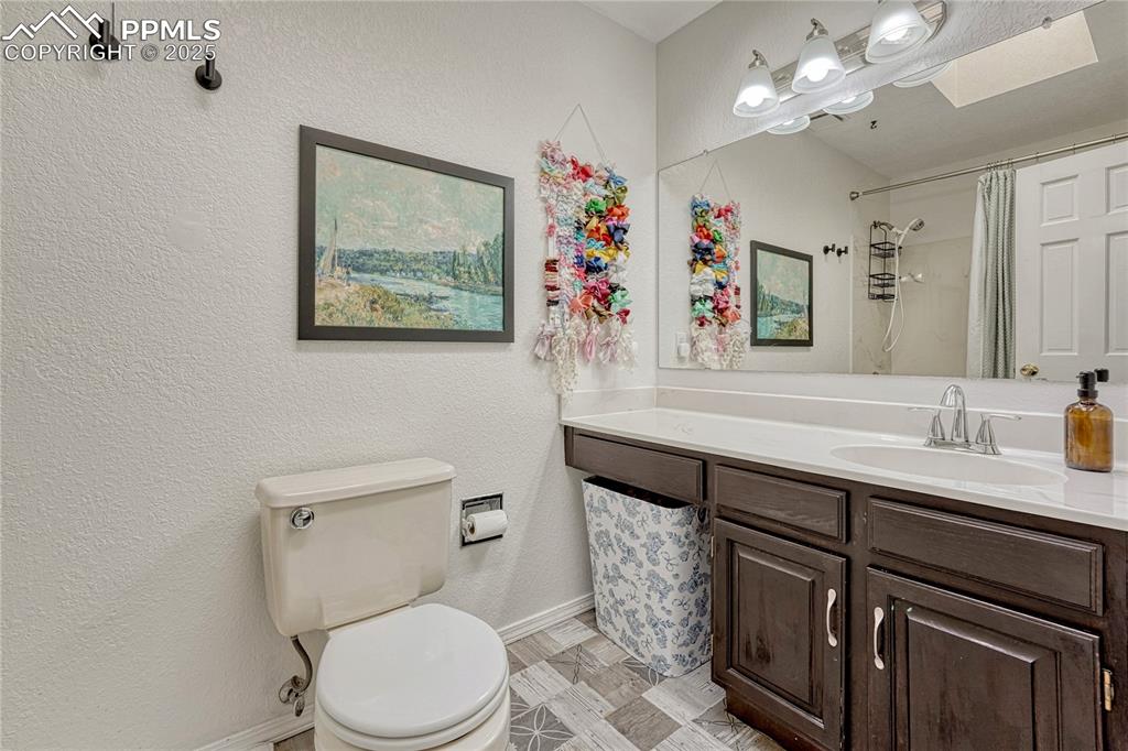 Image 11 of 42: Bathroom