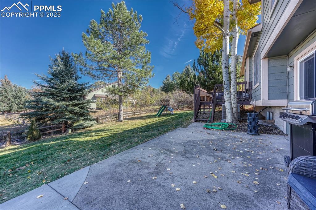 Image 30 of 42: Patio