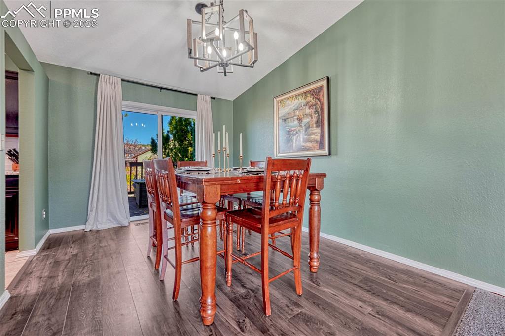 Image 5 of 42: Dining Area