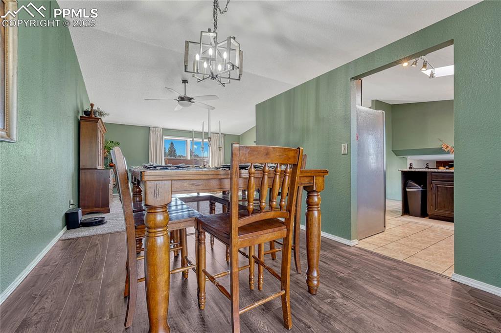 Image 6 of 42: Dining Area