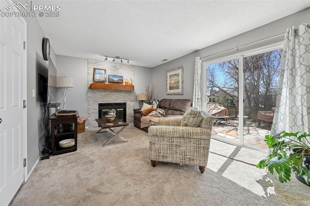 Image 10 of 28: Family Room