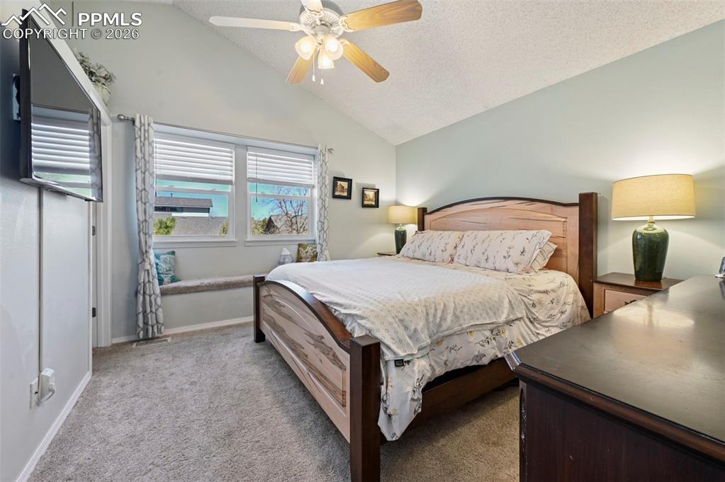 Image 14 of 28: Bedroom