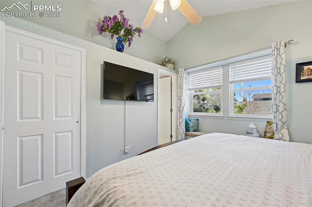 Image 16 of 28: Bedroom