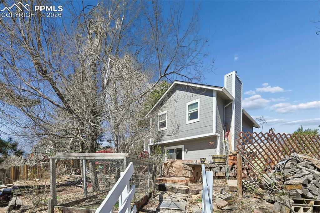 Image 28 of 28: Back of Structure