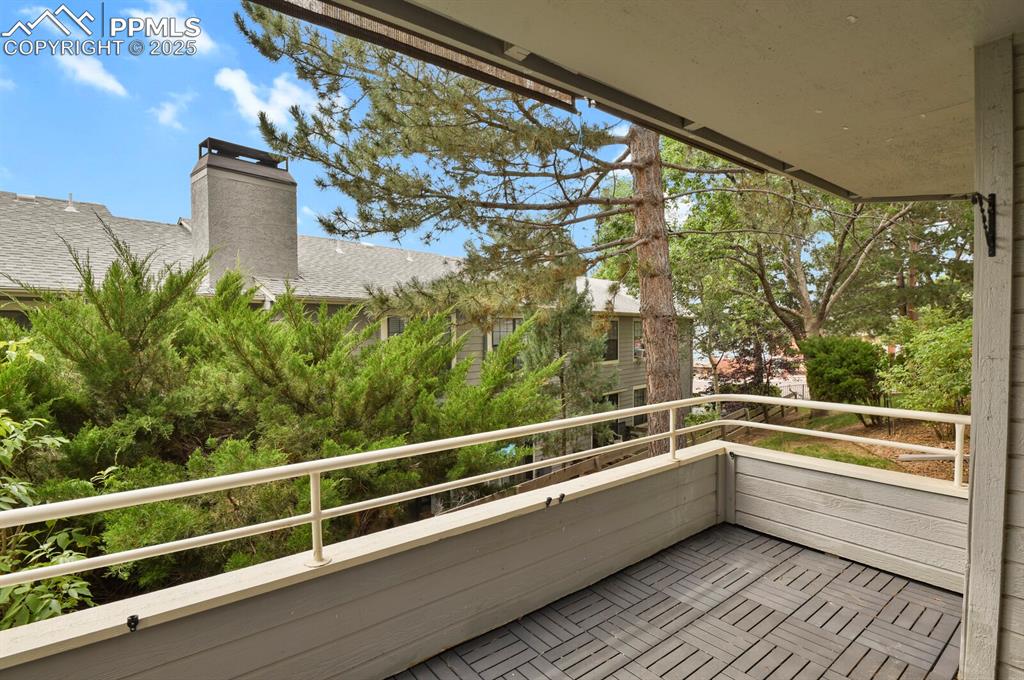 Image 17 of 17: Balcony