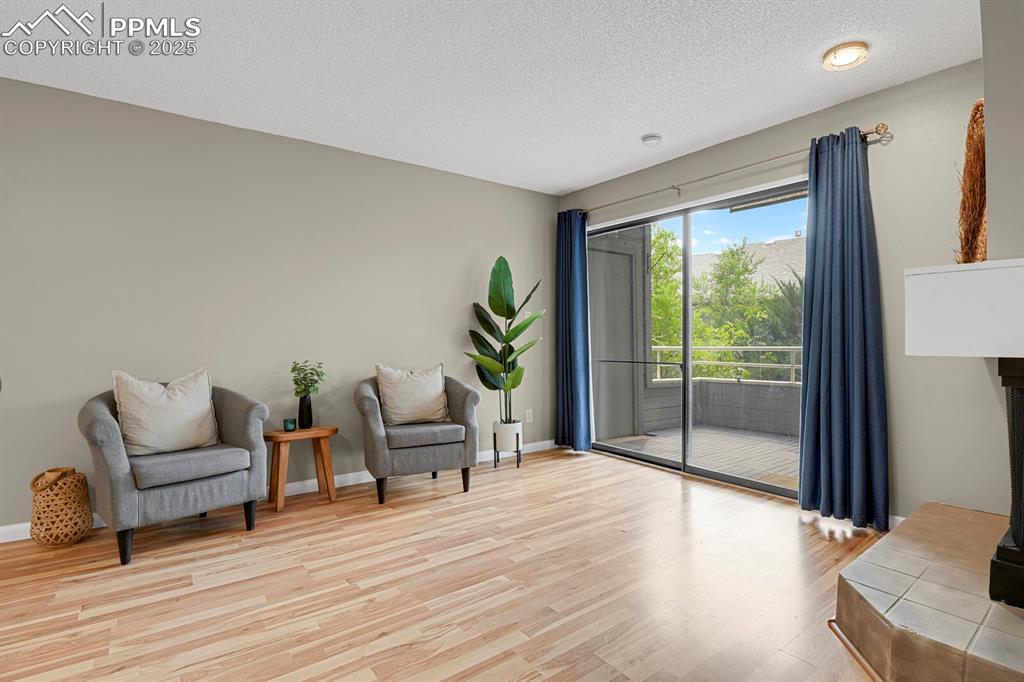 Image 6 of 17: Sitting Room