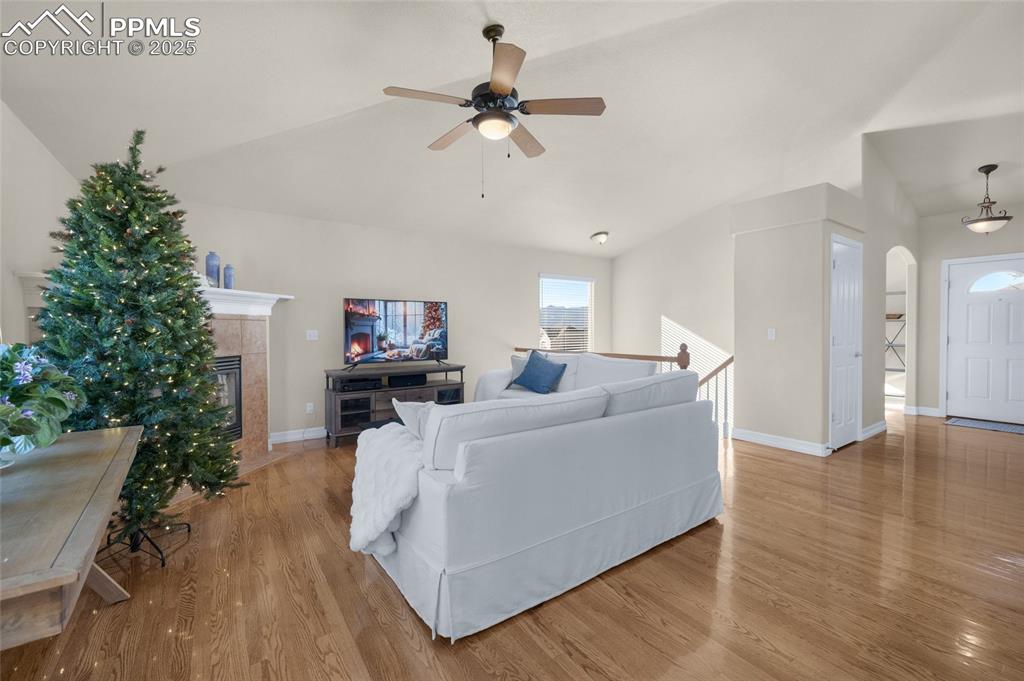 Image 16 of 47: Family Room