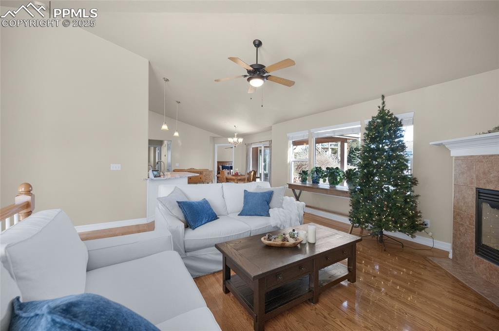 Image 19 of 47: Family Room