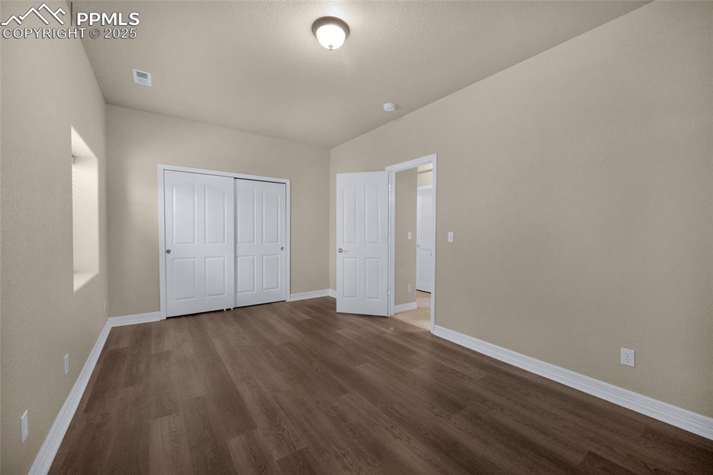 Image 37 of 47: Bedroom