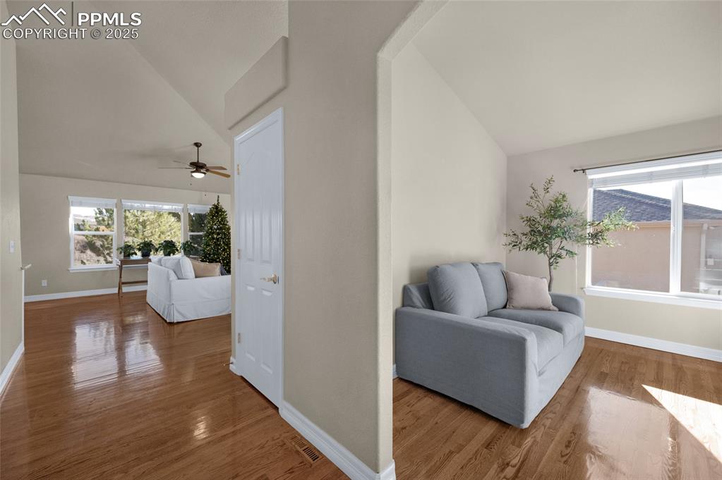 Image 6 of 47: Entry