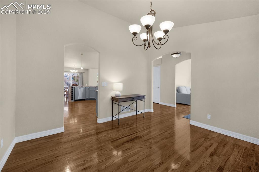 Image 8 of 47: Dining Area