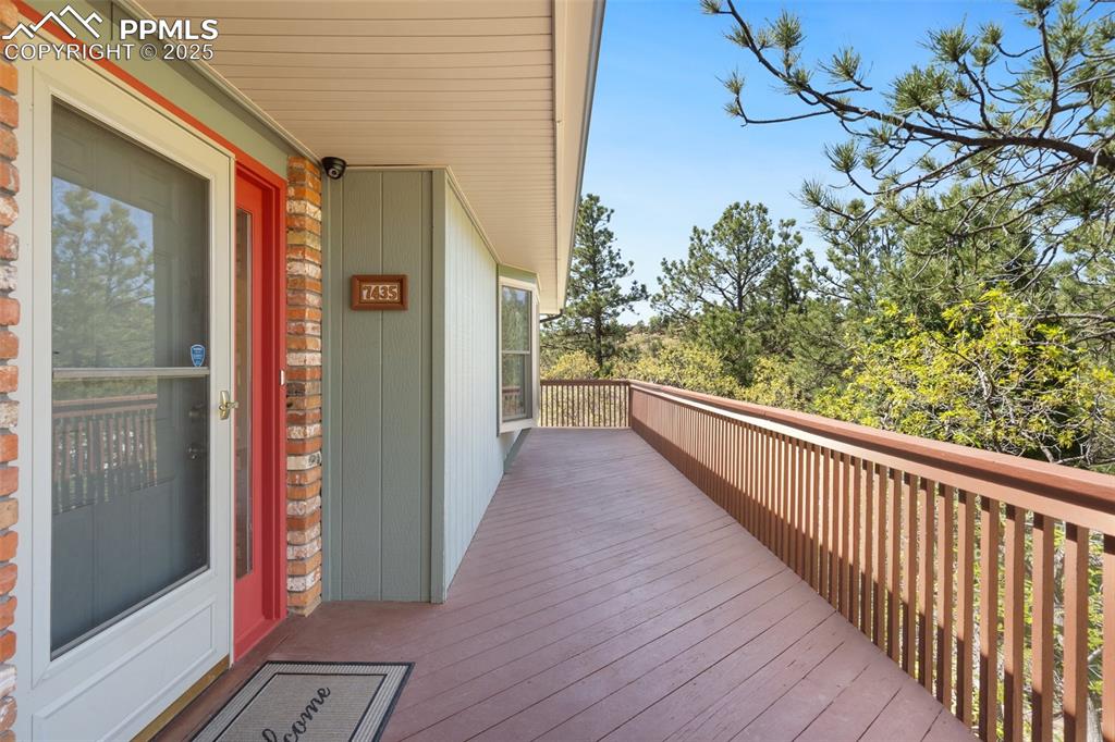 Image 4 of 41: Deck