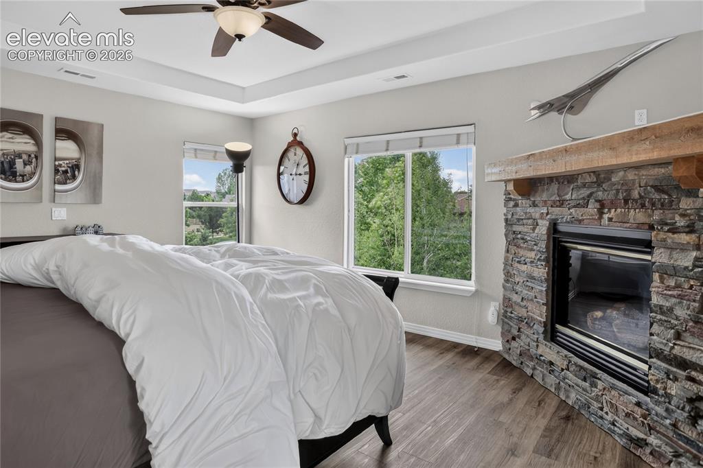 Image 14 of 26: Primary suite - upper level