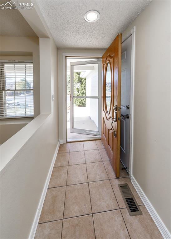 Image 4 of 25: Entry