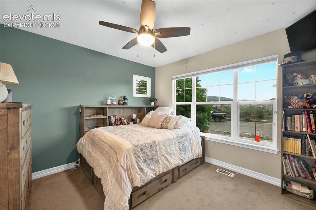 Image 16 of 34: Bedroom