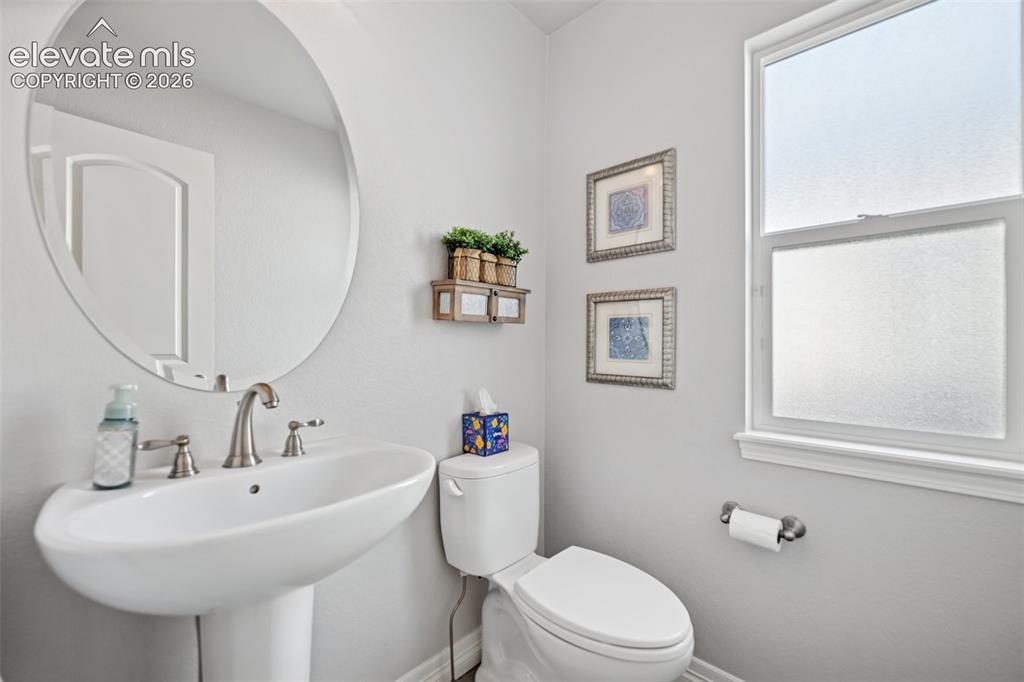 Image 17 of 34: Bathroom