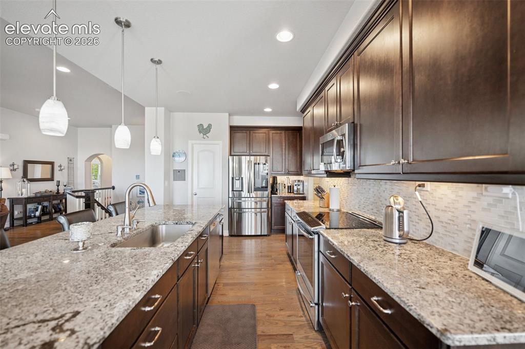 Image 6 of 34: Kitchen