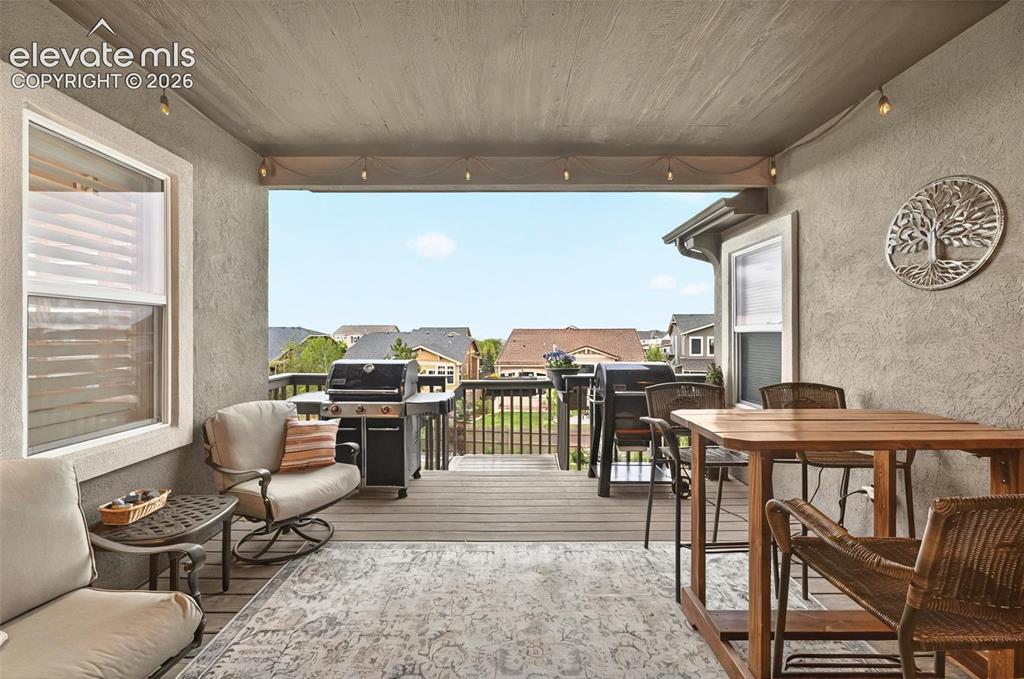Image 8 of 34: Deck