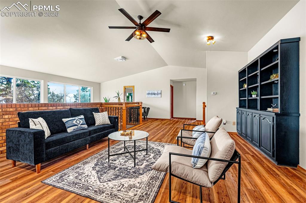 Image 17 of 39: Upsatirs Loft area