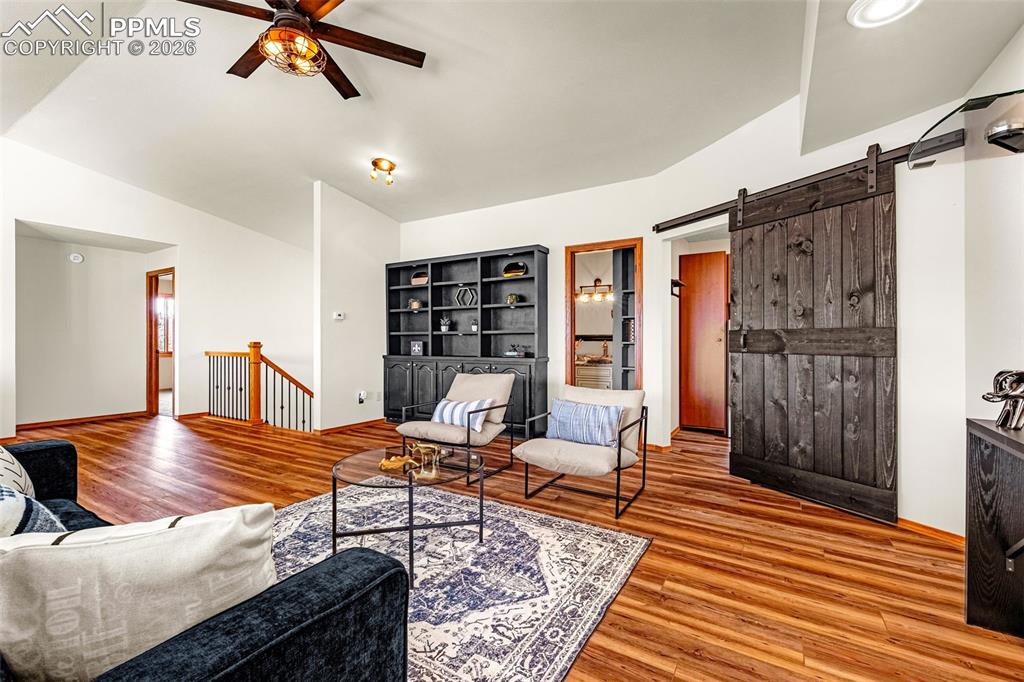 Image 18 of 39: Loft