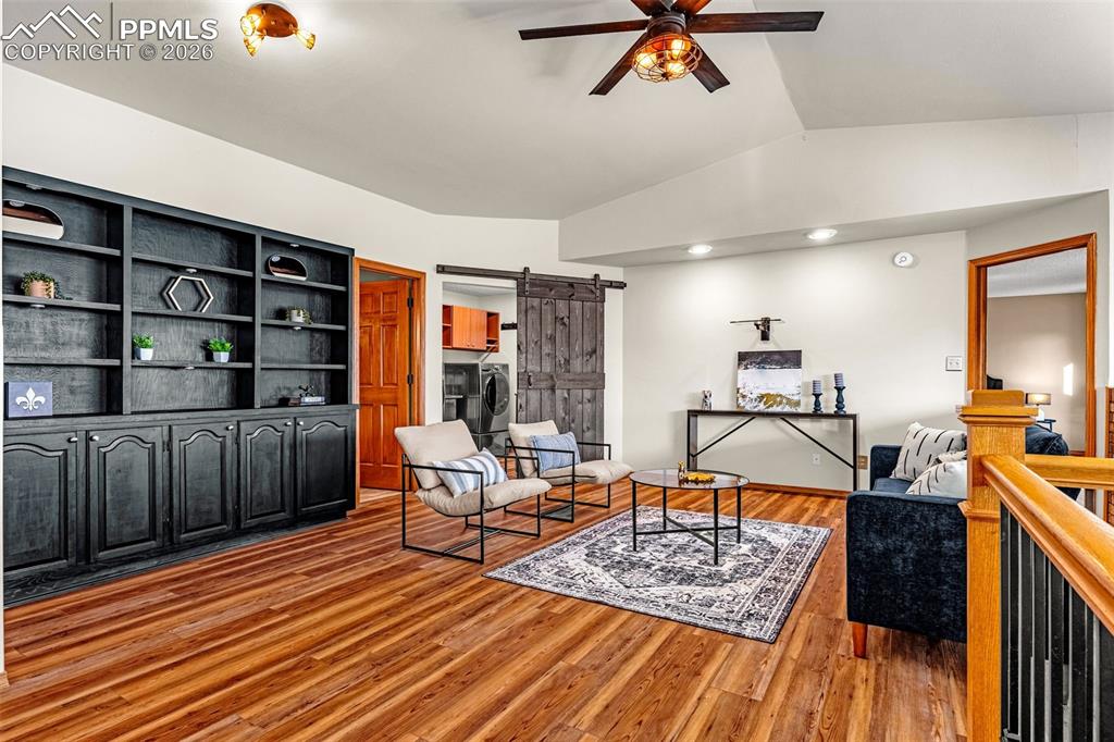 Image 20 of 39: Upsatirs Loft area