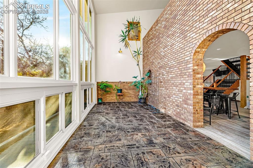 Image 3 of 39: Sun Room