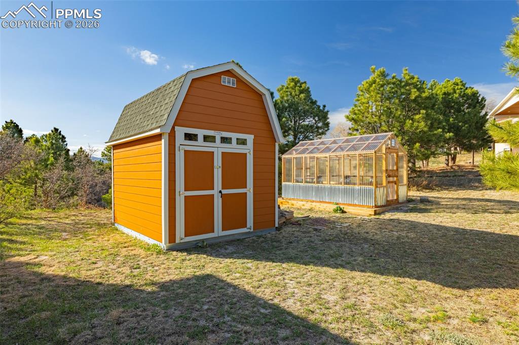 Image 36 of 39: Tuff Shed