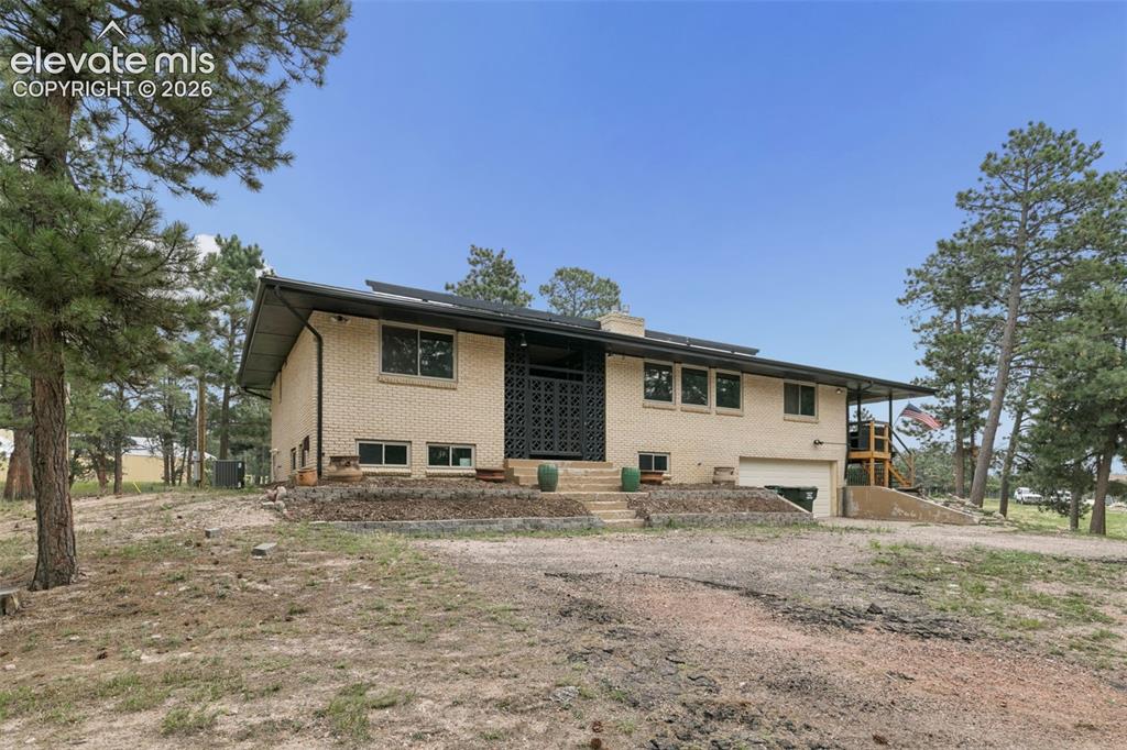 Image 2 of 8: Front of Structure