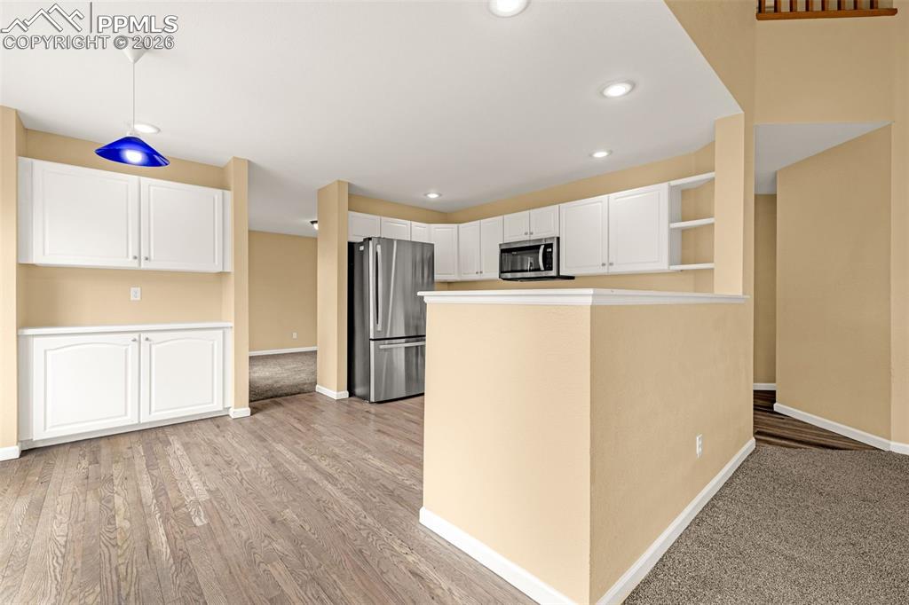 Image 10 of 33: Kitchen