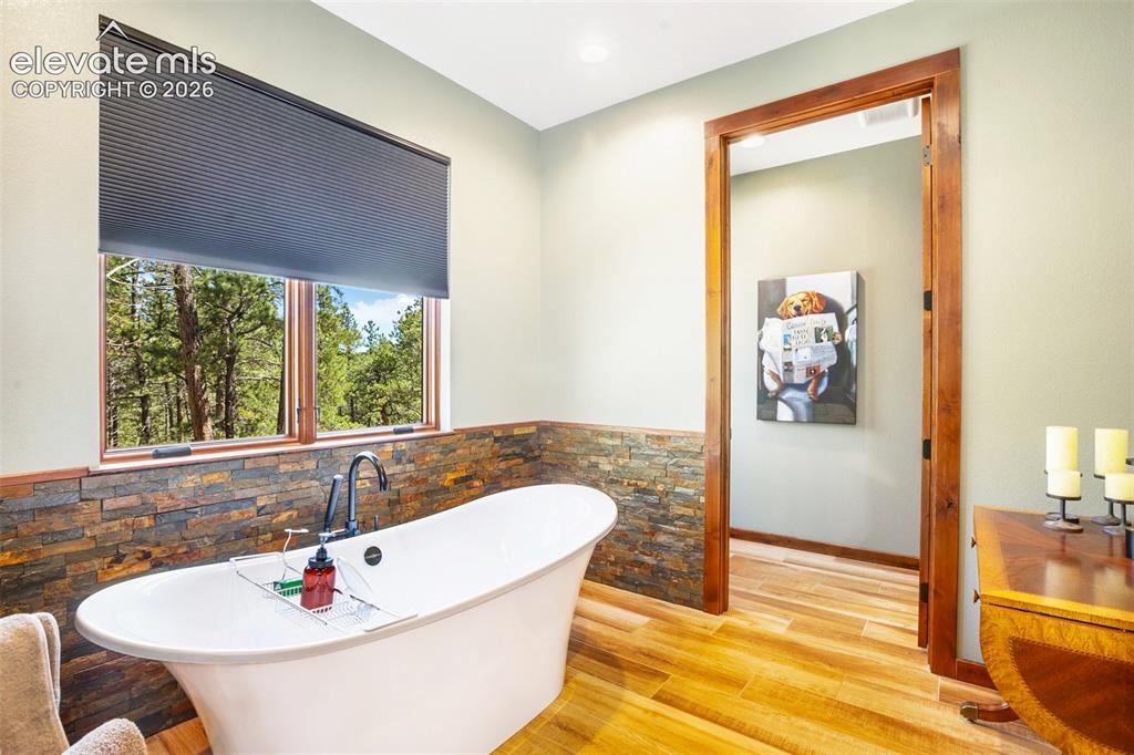 Image 10 of 38: Bathroom